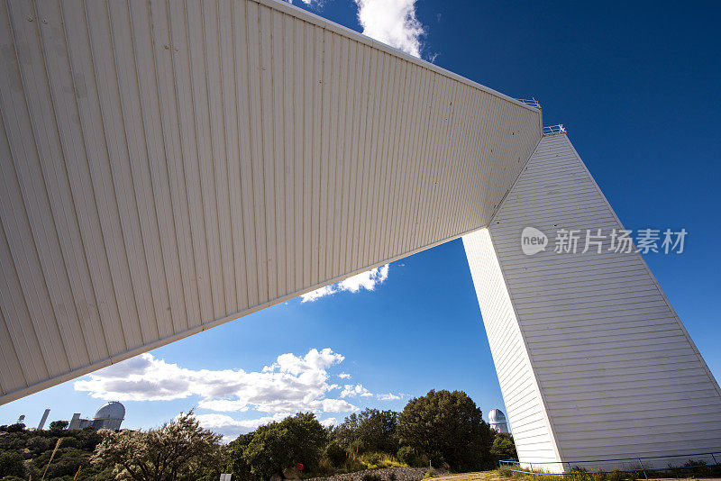 亚利桑那州图森附近基特峰上的望远镜