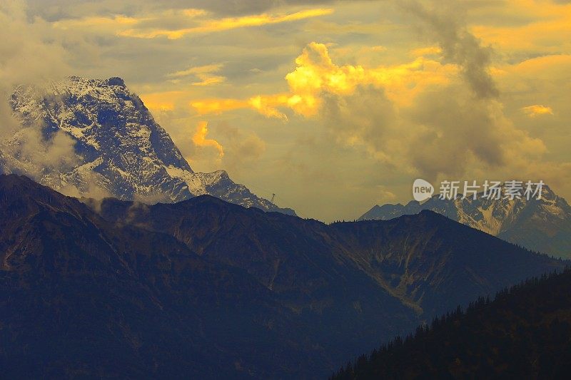 与奥地利接壤的德国奥伯拉梅尔高，巴伐利亚阿尔卑斯的Zugspitze