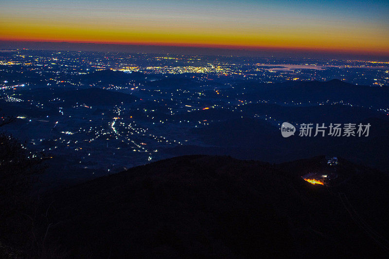 日本茨城县筑波山的日出