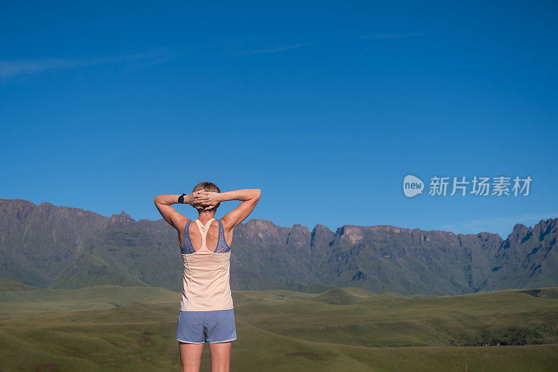 看风景的女人