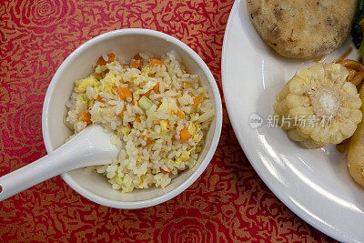 中式早餐:鸡蛋炒饭