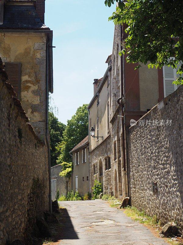 普罗文斯的街道，靠近巴黎的中世纪小镇