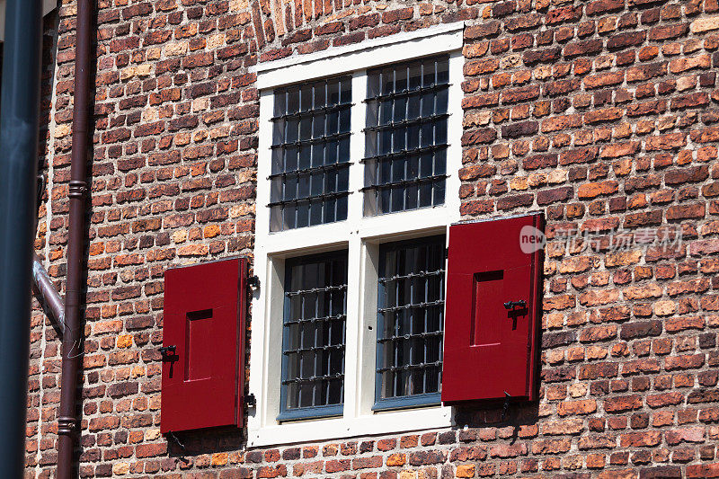 Venlo的历史立面和窗户