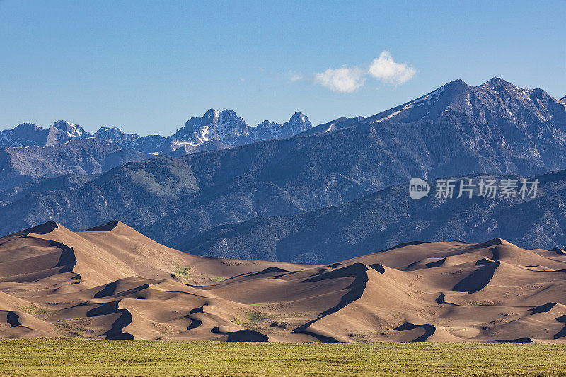 大沙丘和山脉