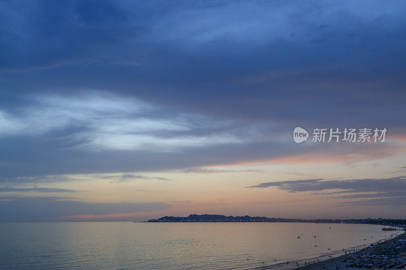 海上日落云景