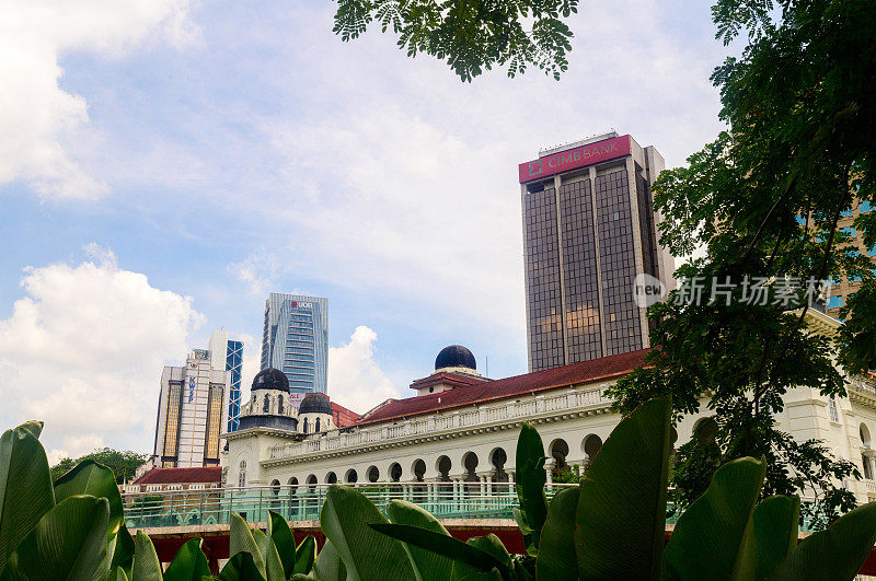 历史地标:旧马来西亚最高法院和吉隆坡城市景观