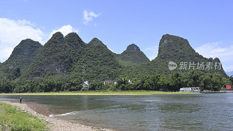 丽江沿线喀斯特峰林地貌