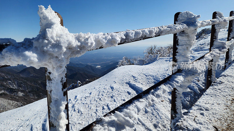 雪山