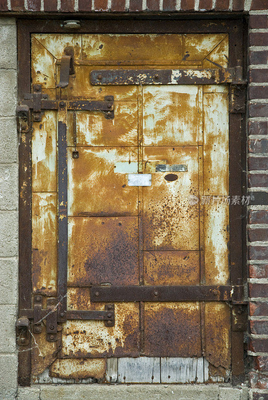 生锈的旧门
