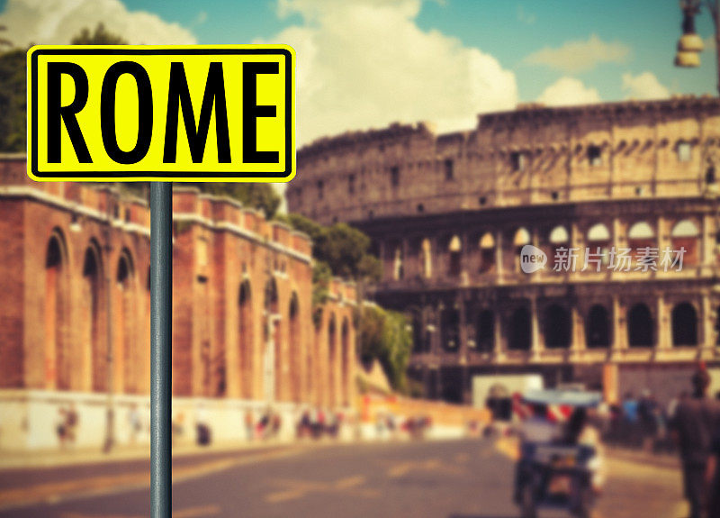 罗马竞技场前的街道标志