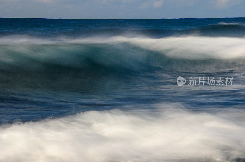 北岸波浪的运动