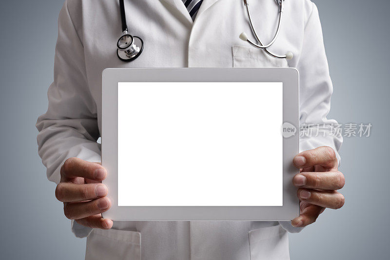 医生显示空白的数字平板电脑屏幕