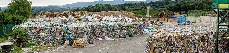 垃圾填埋场回收部分的全景图