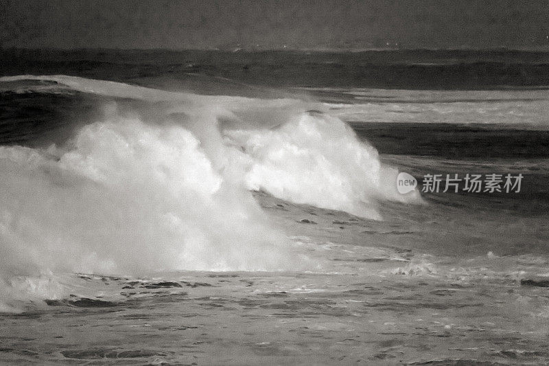 海岸线波涛汹涌，波涛汹涌的海景背景。