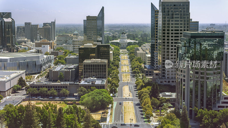 塔桥往加州首府萨克拉门托的鸟瞰图，加州，美国