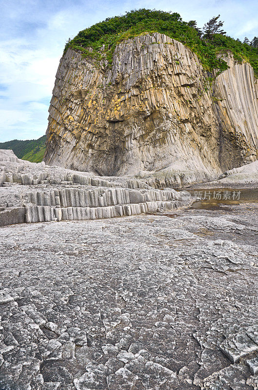 岩石海岸，火山岩层，国后岛，斯托尔布查蒂角