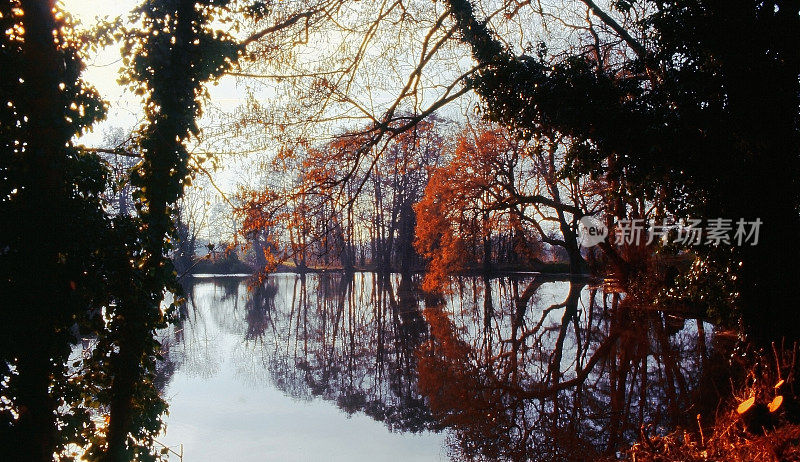 湖、河、水渠风景优美，英国拍摄