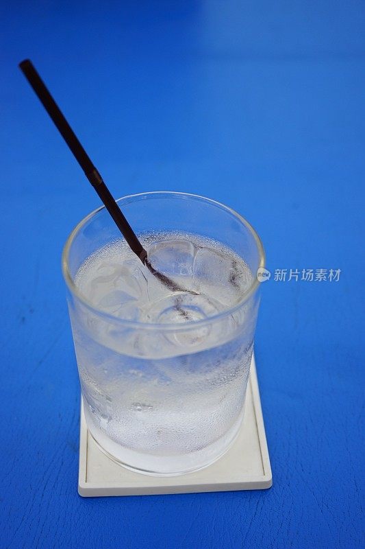 一杯冰水