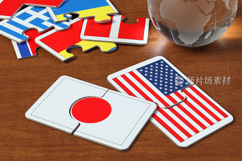 日本和美国国旗的拼图