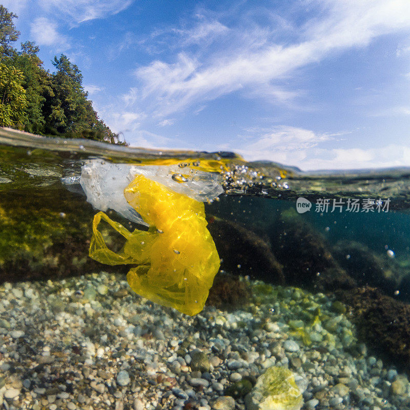 海里的塑料