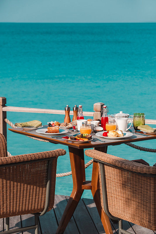 马尔代夫海边豪华早餐