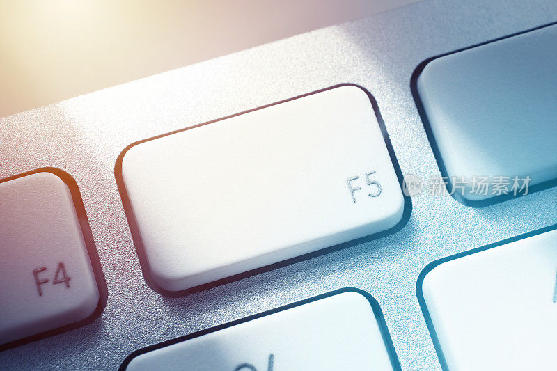 电脑键盘F5键的特写