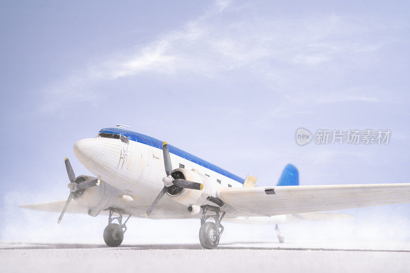沙漠中的DC-3型号达科他