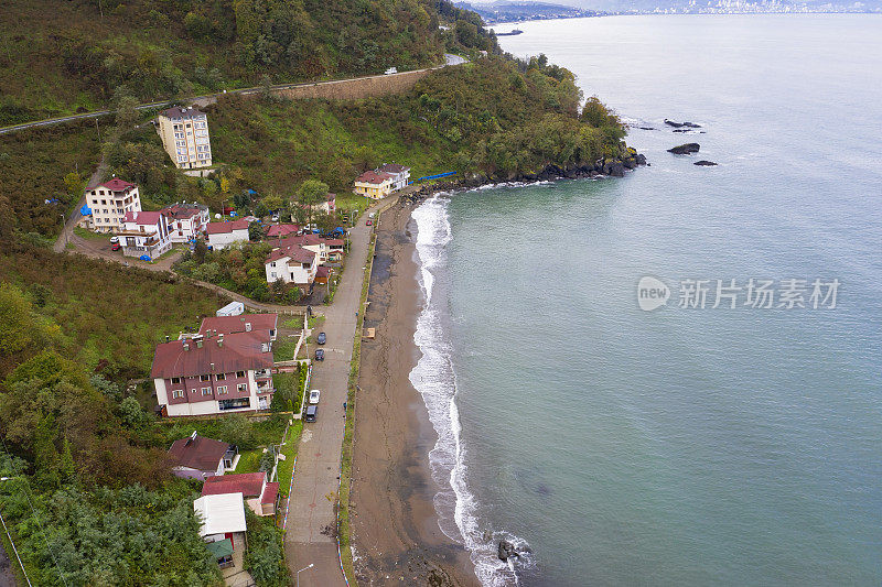 土耳其黑海部分海岸线的鸟瞰图。