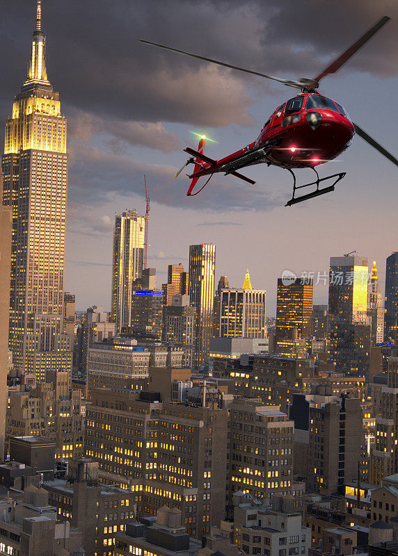 夜间在曼哈顿上空的直升机之旅。