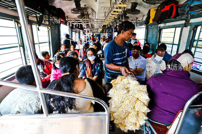 2019冠状病毒病大流行在印度西孟加拉邦加尔各答印度铁路旅行