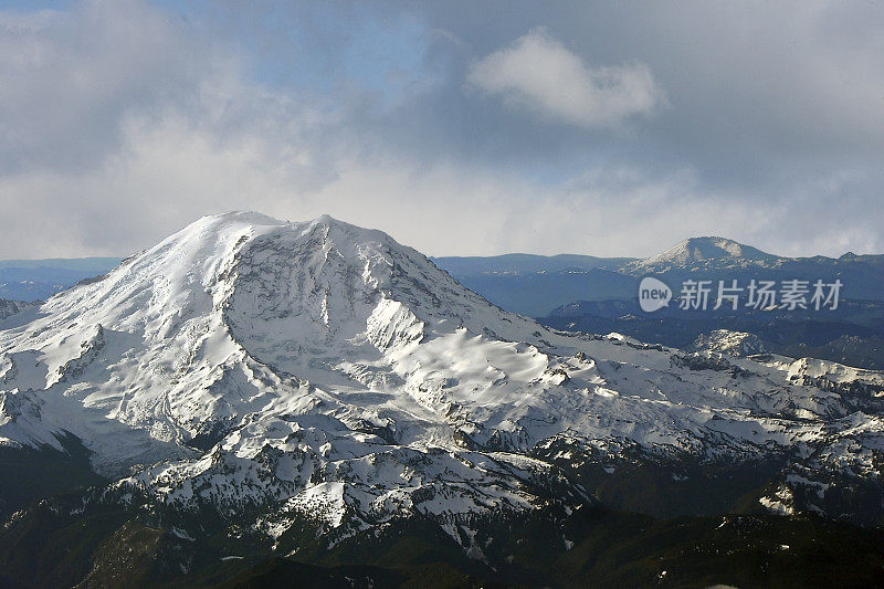 雷尼尔山