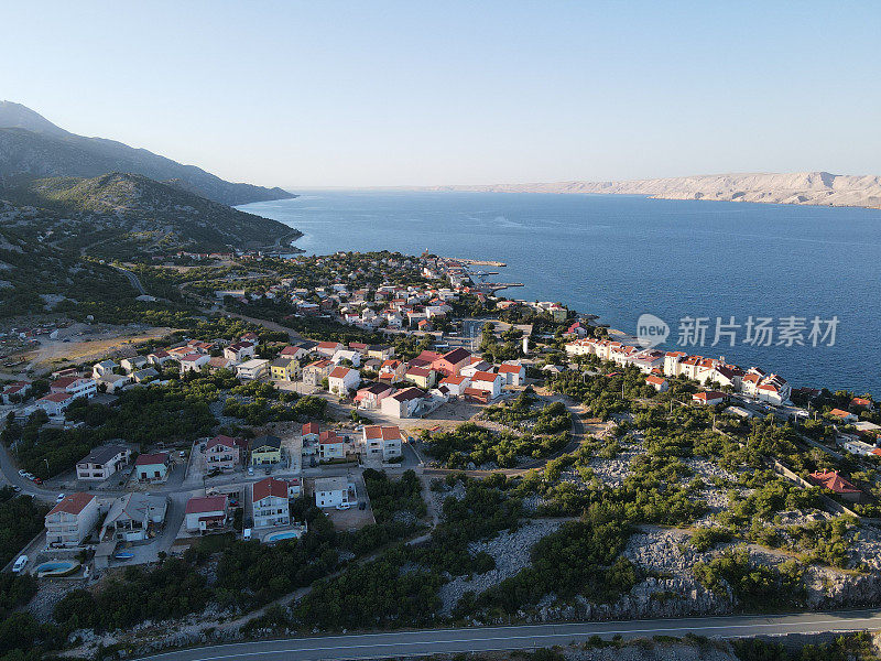 克罗地亚亚得里亚海的卡洛巴格小镇的风景