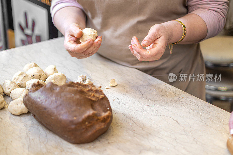 传统的康比饼干配土耳其安塔基亚的Mahaleb和芝麻籽