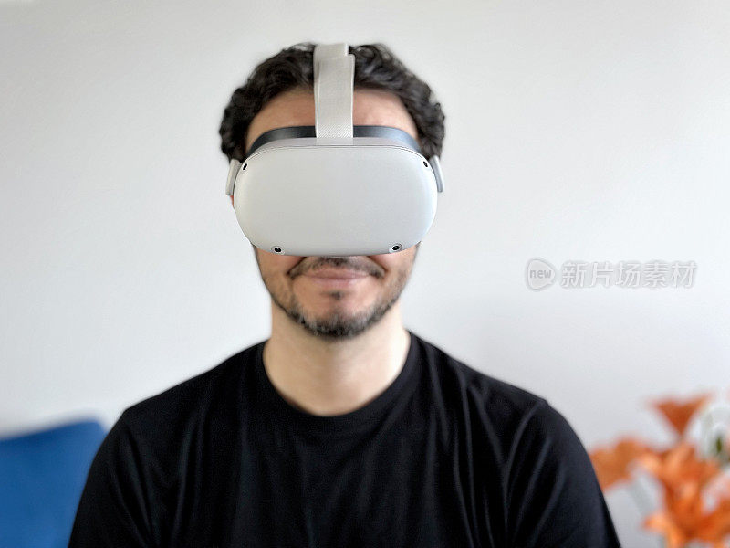 玩VR头盔
