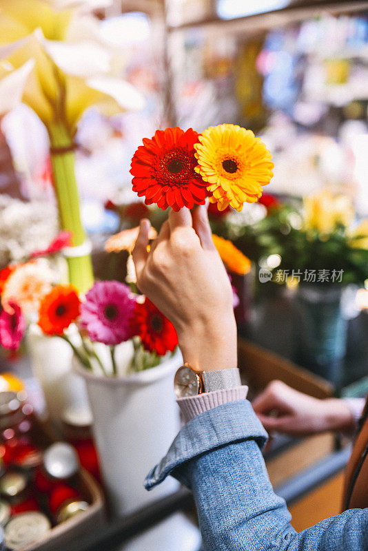 在农贸市场出售的鲜花