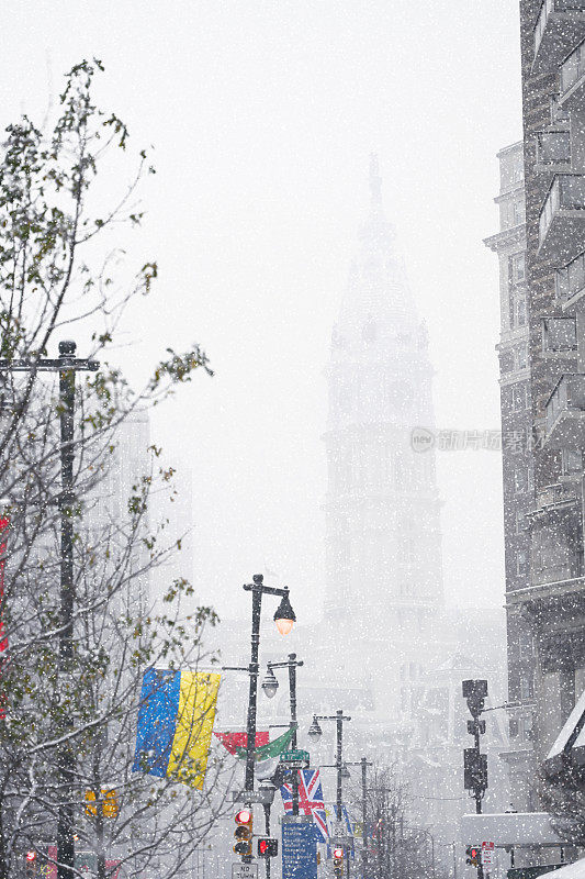 费城中心城市遭遇暴风雪。市政厅。