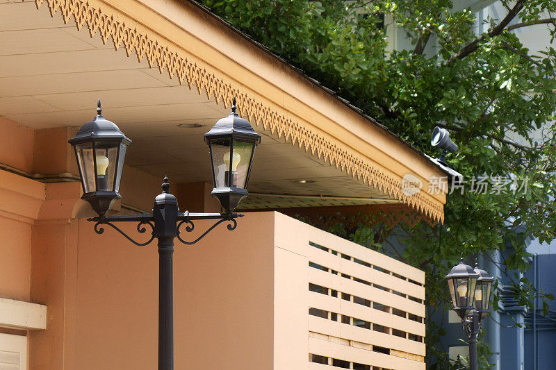 曼谷古典风格的老街灯