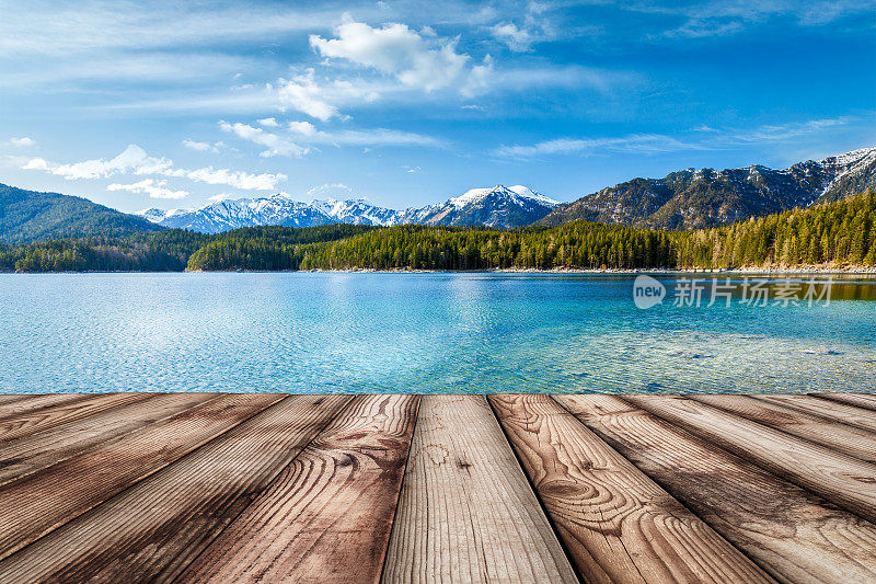 德国湖的木板背景