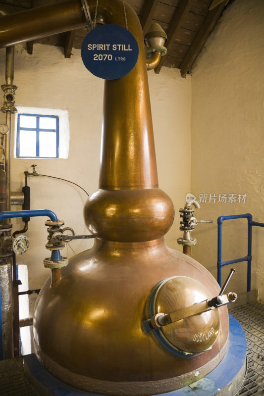 烈酒仍在苏格兰的一家酿酒厂