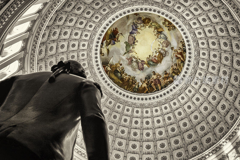 美国国会大厦圆形大厅乔治·华盛顿雕像