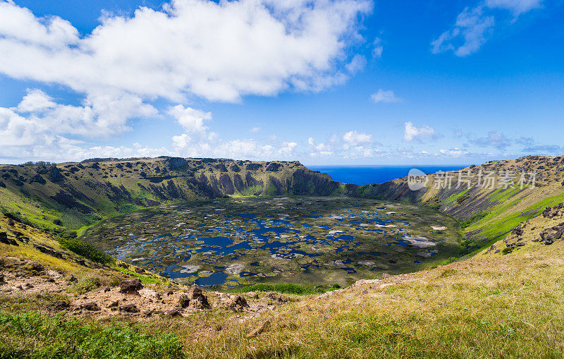 智利复活节岛上的拉诺考火山火山口