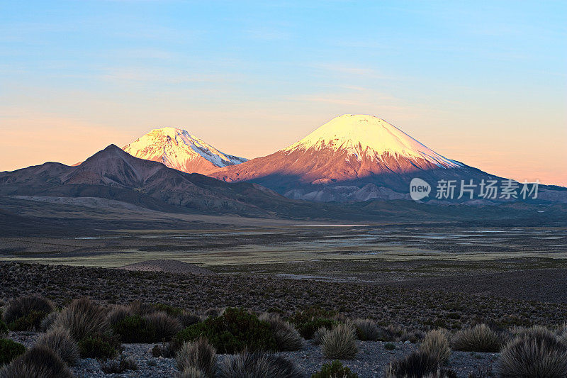 智利劳卡国家公园的帕里纳科塔火山