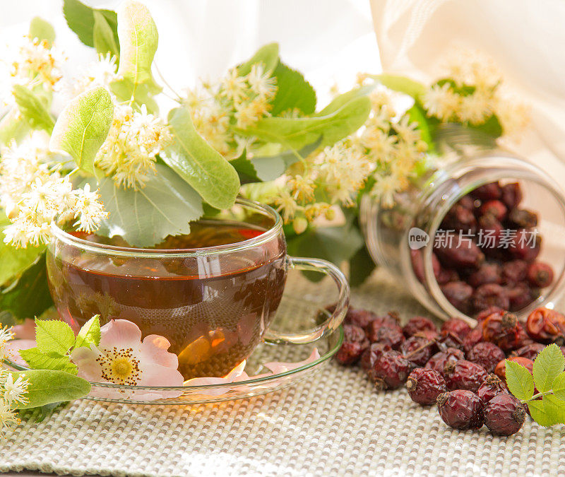 花草茶和玫瑰果