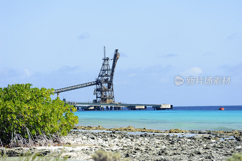 博内尔岛的盐湖平原