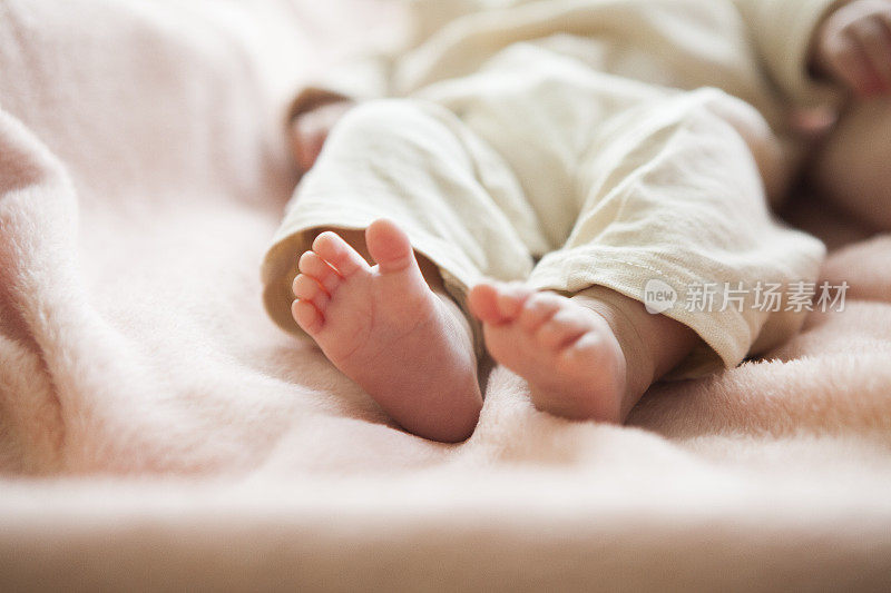 婴儿的脚。