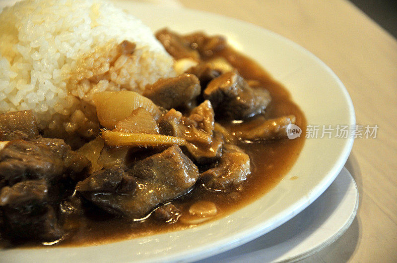 红萝卜牛肉饭