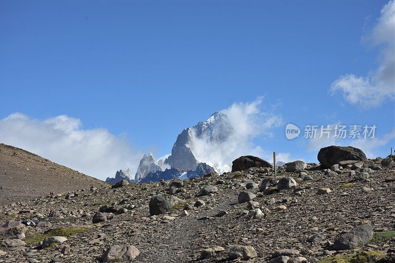 山全景