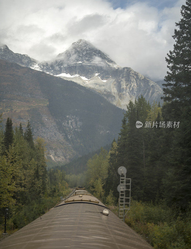 坐火车去落基山脉