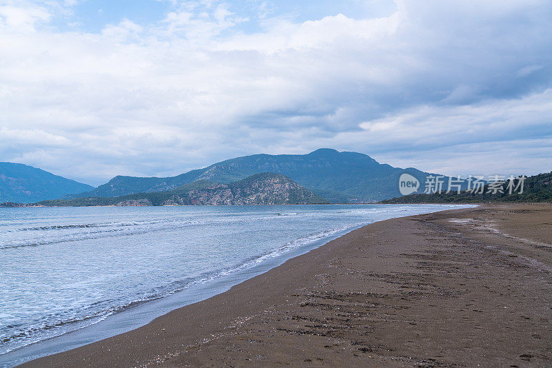 伊豆祖海滩和大延河三角洲