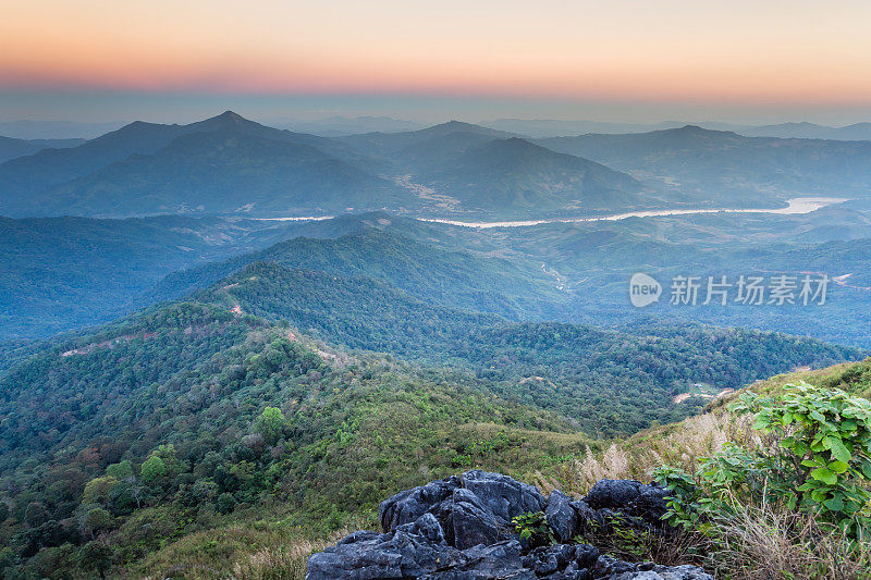 清莱和清迈自然景观，泰国北部日出美景